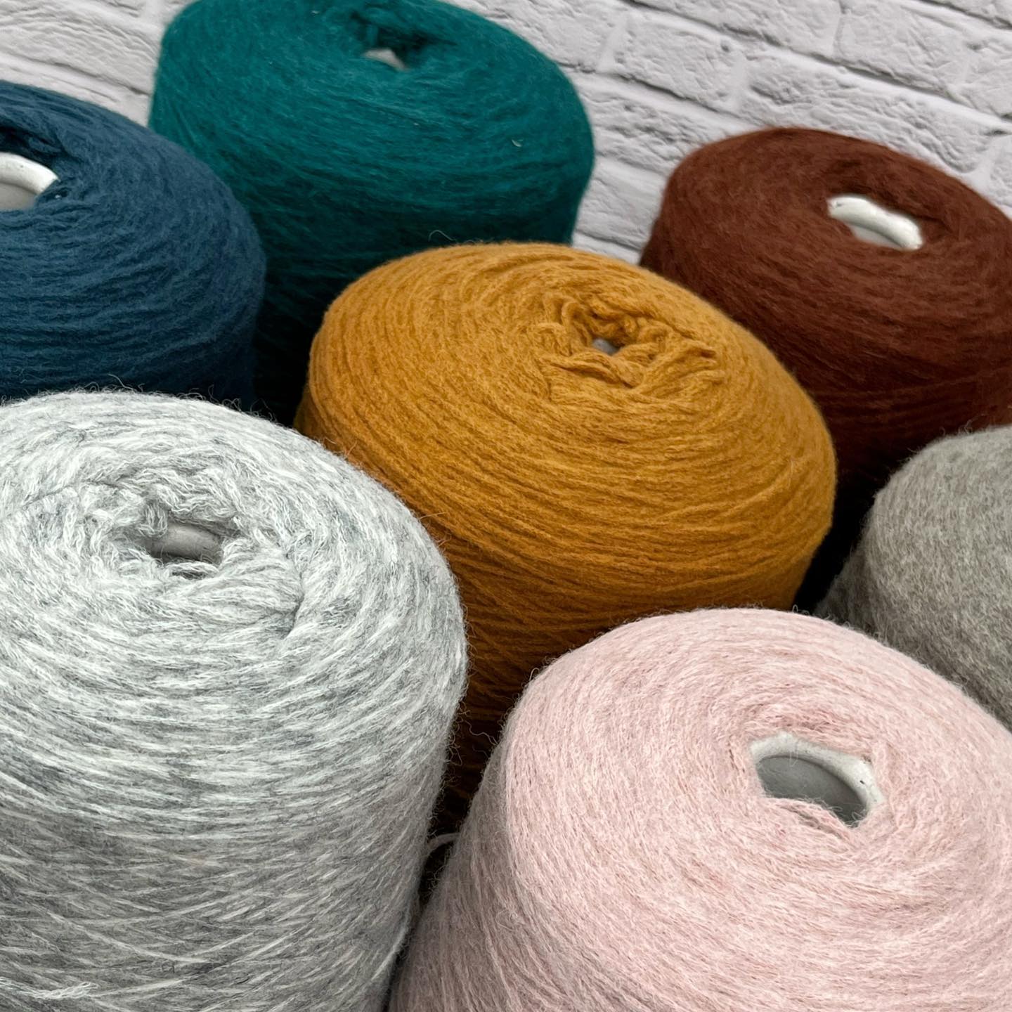 Luxury selection by ri go. Войлок пушель меринос 10мм. profilo gessica 40 альпака 60 меринос. fancy alpaca luxury selection.